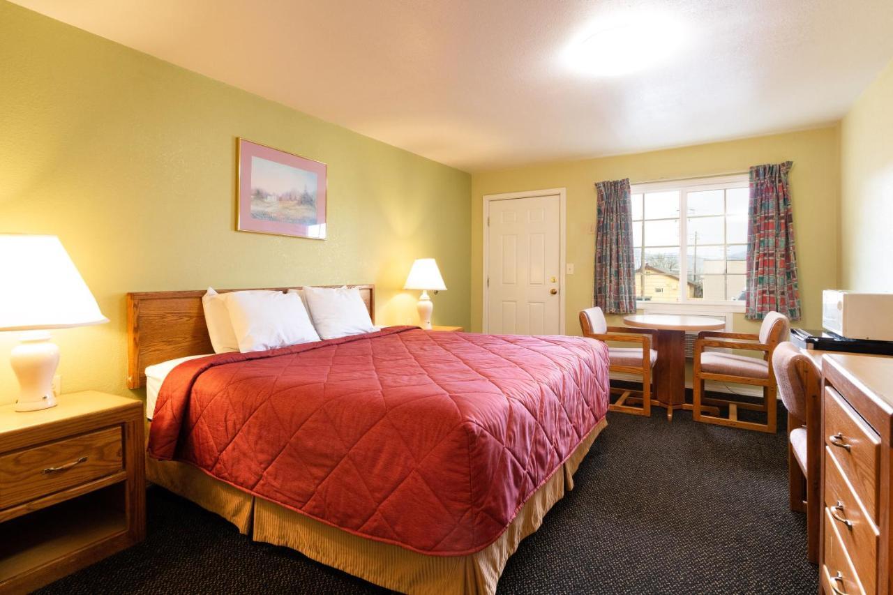Roseburg Inn Exterior photo
